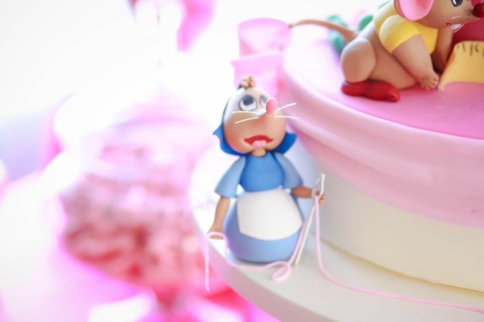 mischiefmakercakes:  Cinderella cake with sugar figures! The flying birds and mice