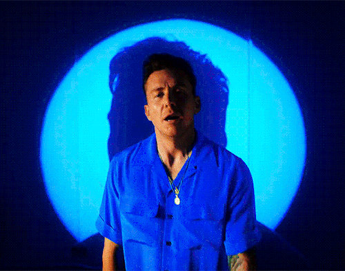 dailycolorfulgifs:MCFLY — TONIGHT IS THE NIGHTYOUNG DUMB THRILLS (2020)