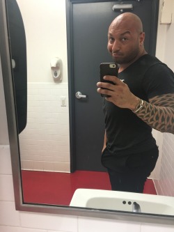 mmeatball:  When your at work and your dick just won’t go down and everyone is trying not to look 👀 😩