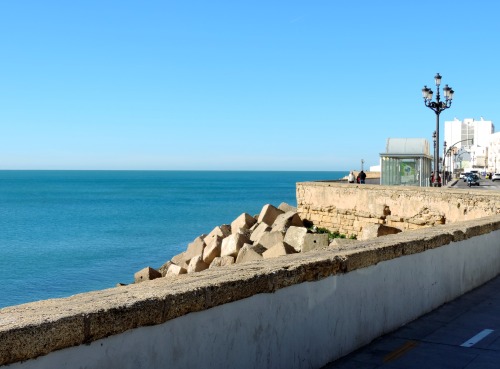 Espolón y mar Atlantico, Cádiz, 2016.