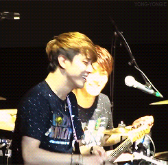 yong-yongie:  Cute Yongmin moment @ Blue Moon LA