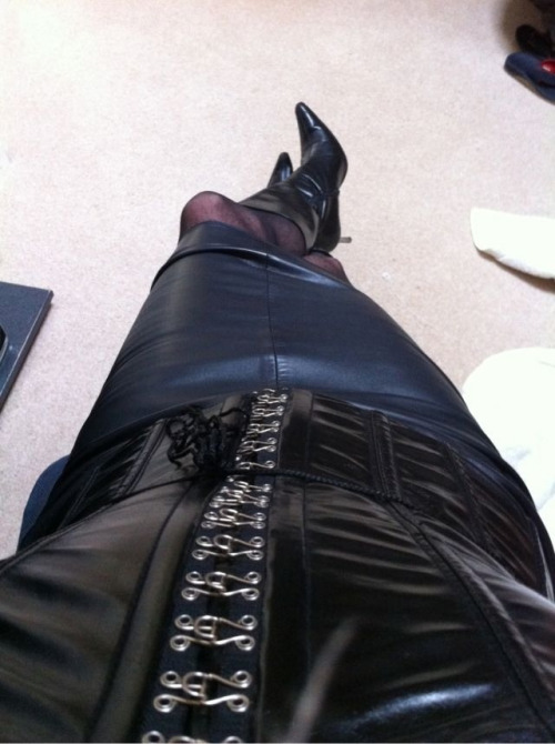 leatherpaula: Latest leather skirt to the collection