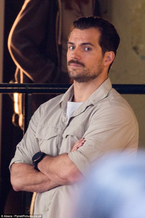 henrycavillnews:  ‪New pics of Henry Cavill coming in from Paris via @DailyMailCeleb where you can see the rest http://dailym.ai/2q9Uz6o #MissionImpossible6‬