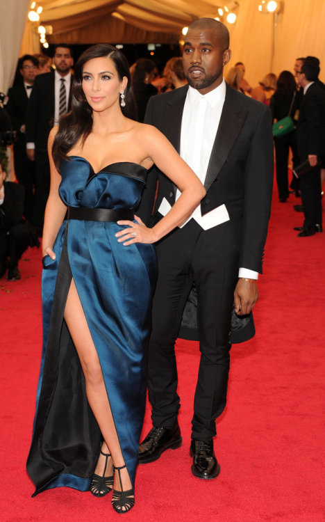 kimkanyekimye:  Kim Kardashian and Kanye adult photos