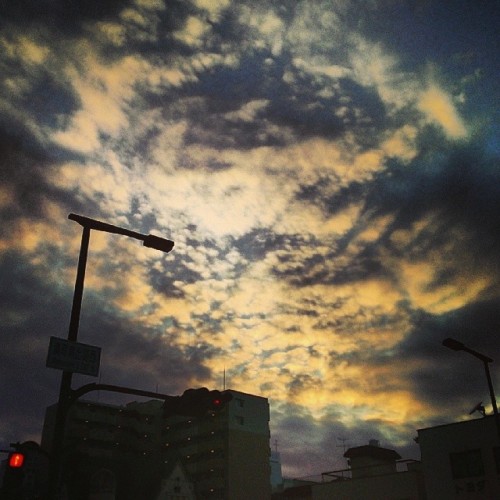 Coldness beauty #japan #osaka #sky #skylover #clouds #kumo #bicycle #colors #raylight #above #skypat