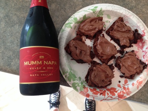 spicyrunnergirl:  Liquered up brownies and champagne? Oh heck yeah. Let the birthday celebration week (Yes I get a week. 😜) commence!!!