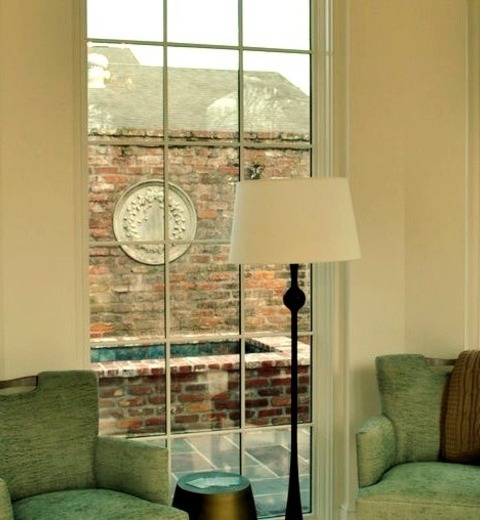 Medium - Traditional Sunroom Inspiration For A Mid-sized Timeless Sunroom Remodel