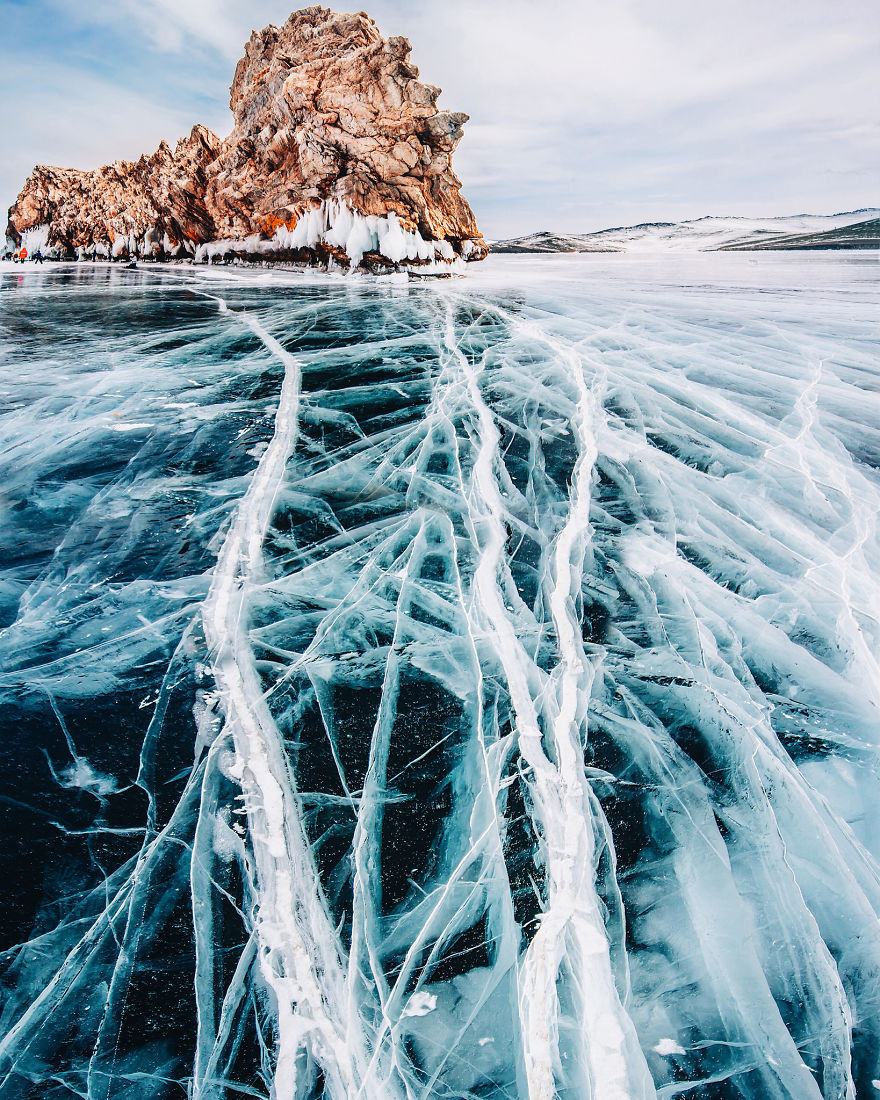 mymodernmet:Magical Photos of the World’s Oldest Lake Frozen Over