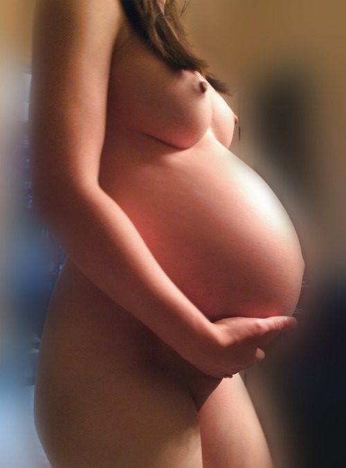 XXX preg56i 153800912400 photo