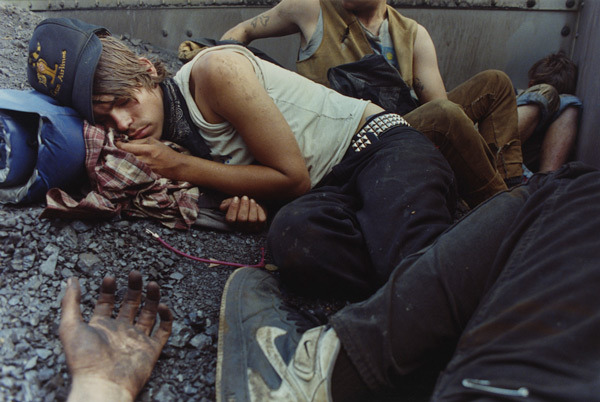 devidsketchbook:  Extraordinary photos of young hitchhikers and freight train hoppers