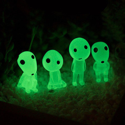 shutupandtakemyyen:  Glow In The Dark Kodama Figures