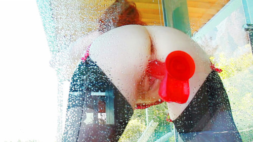 theredmistressblog: It’s time for a cold shower at red-xxx.com