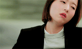 A beautiful female prosecution lawyer and a less attractive guy who are revived through an abyss wit