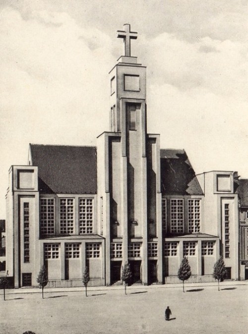 architectureofdoom:Church of the Divine Heart of the Lord, Hradec Králové, Bohumil Sláma, 1928-32