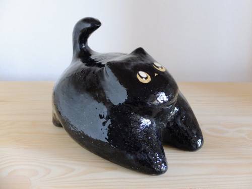 figdays:    Black Cat Figurine // YasyaCeramics