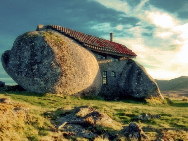 odditiesoflife:  Strange Homes Around the World The Upside Down House in Poland The