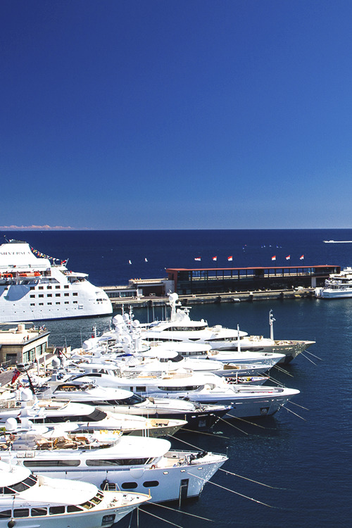 luxuryera:  Monaco Harbour | Source 
