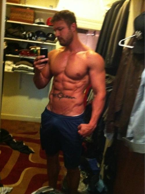 instaguys:  Guys with iPhones Source: gwip.me adult photos