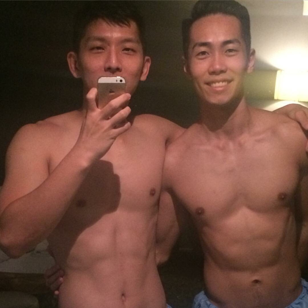 fuckyeahsgbois: nanrensg:  Doctor Winston Lee Hunky and good looking doctor in Singapore