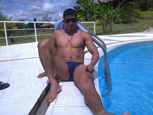 hombresnelycras:  hombres en tanga mexico  Que rico hombre