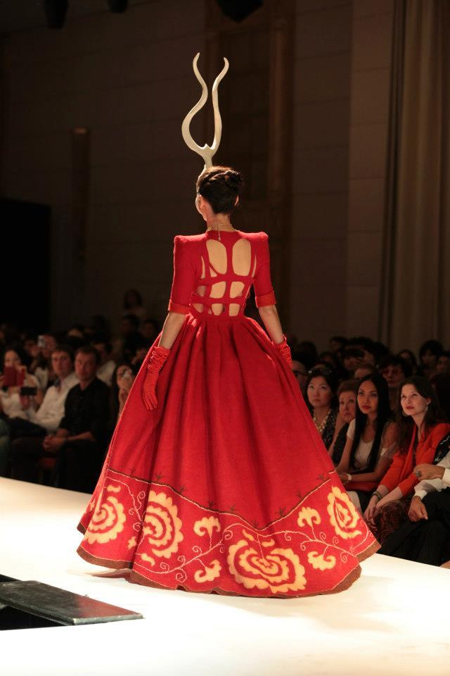 berkesiagota:Aya Bapani - fall 2012 - Kazakhstan fashion week
