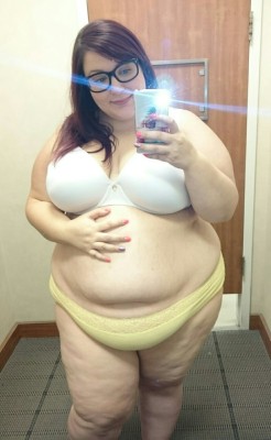 passionbbw:  Been awhile since I posted some