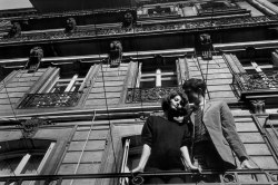  Sophia Loren And Anthony Perkins On The Set Of “Five Miles To Midnight” (Le