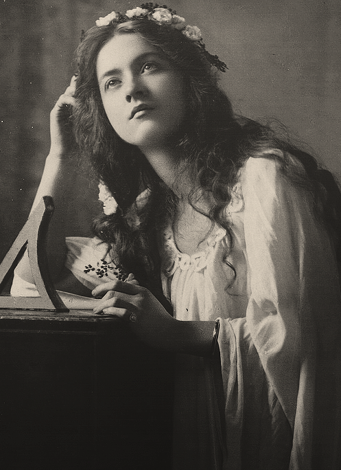 byronsmuse:1900s Maude Fealy; this photo is so romantic and dreamy…
