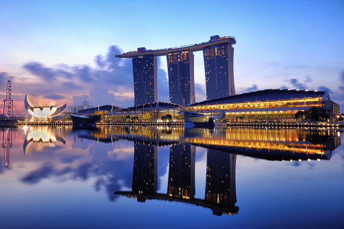 Marina Bay Sands - Singapore Follow In search of beauty and please don’t copy…. reblog Only high res