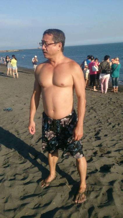 markushkg: Handsome and muscular Japanese man.