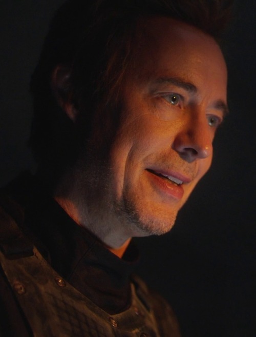 sammie-mclean:Tom Cavanagh The Flash 5x18 - Godspeed #stills 
