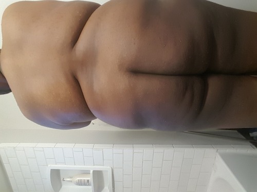 blackchubtoppdx: Fresh out the shower Mmmmm