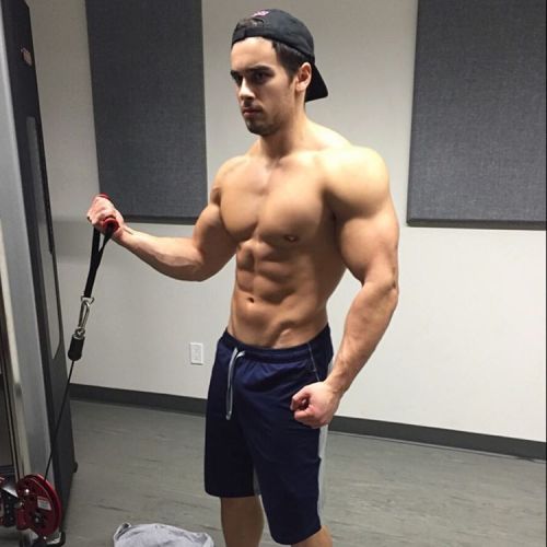 lumbrjax:  Instagram user @runandlift http://ift.tt/1RKVFw3 