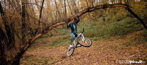 bisikleta:  Lycra suit (by LAZUR tomek pietek)