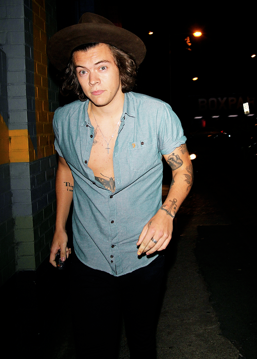harrystylesdaily:  Harry leaving the Warner Music Group and GQ Summer Party at Shoreditch House, Lon
