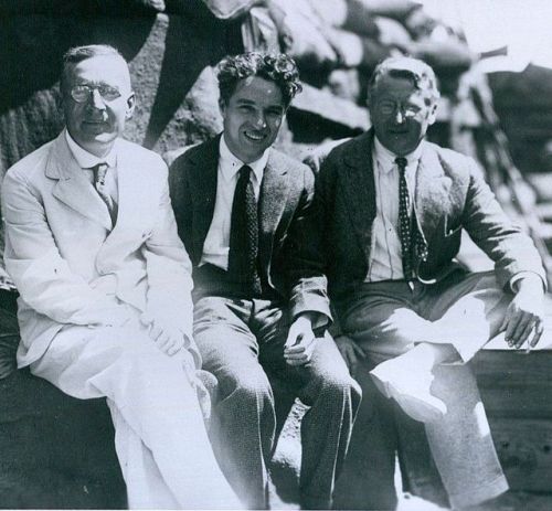 chaplinfortheages: Charlie Chaplin with writers Upton Sinclair &amp; Rob Wagner 1918, background