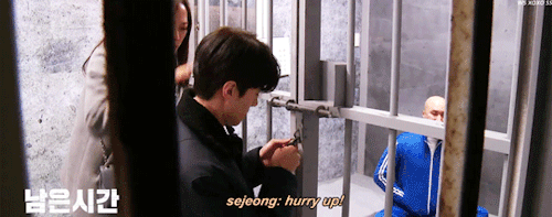 whenxoxosmilesunshines:sehun’s skill in picking locks probably comes from baekhyun and chanyeol