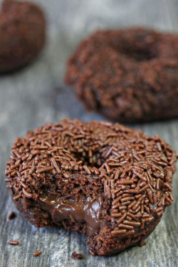 foodsforus:  Chocolate Blackout Donuts  