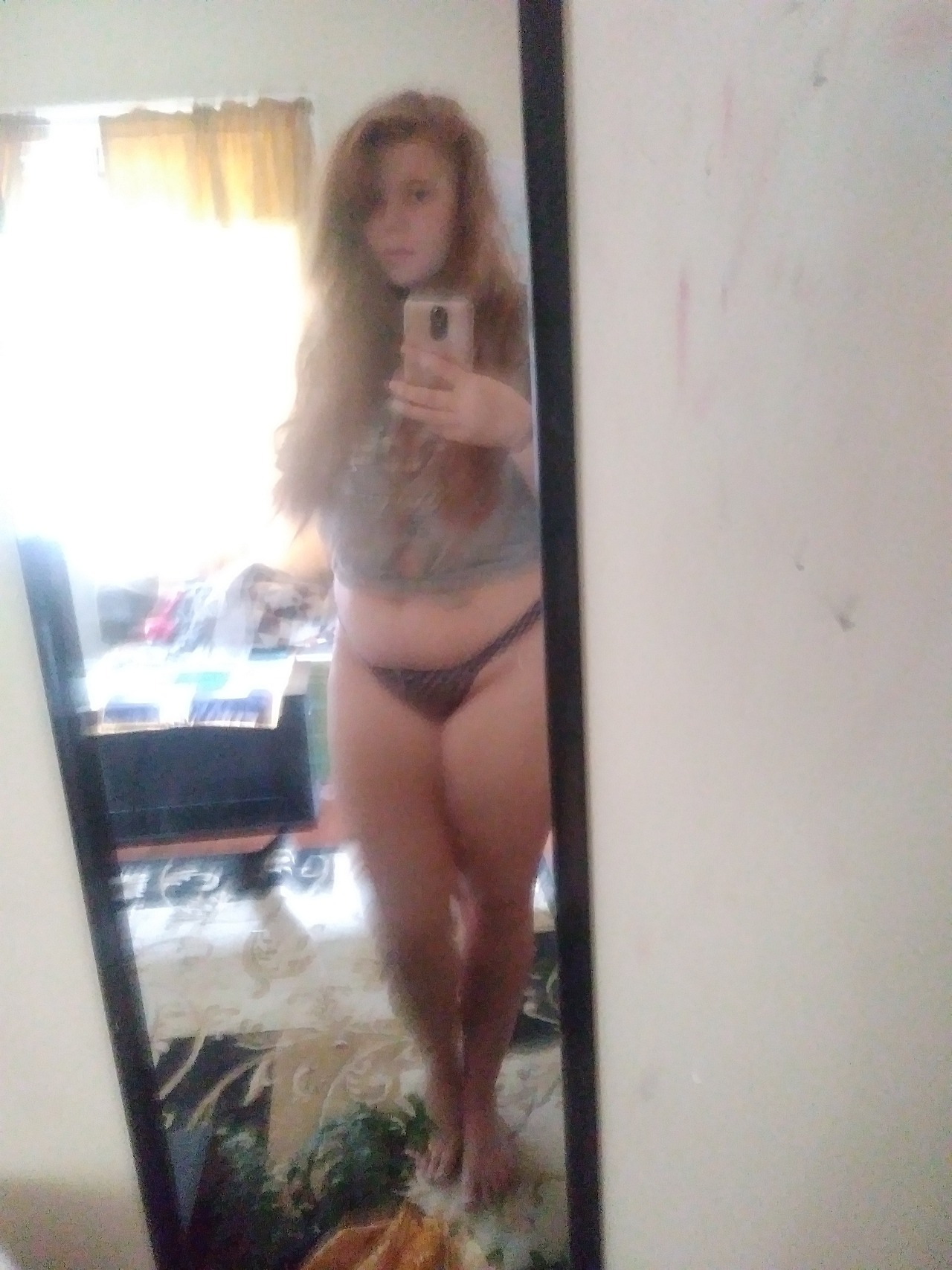 virginiadiamond:  Excuse the fucked up wall, I need to clean it soon. But this was