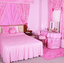 amarriedsissy:  creepygals:  Dream room 💖💖   Lovely suggestion for a sissy cuckold room.http://amarriedsissy.blogspot.com/
