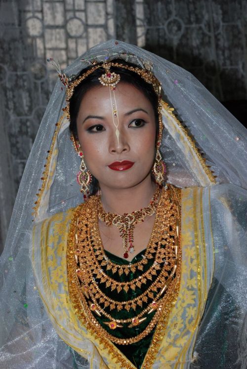 angel-cine:A Manipuri bride on her wedding day