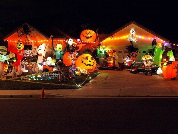 buzzfeed:  Just some casual halloween decorations.  