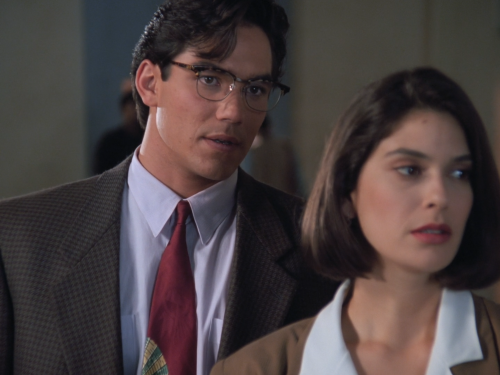 S1E03: Strange Visitor (post 2 of 2) Lois & Clark: The New Adventures of Superman in High Defini