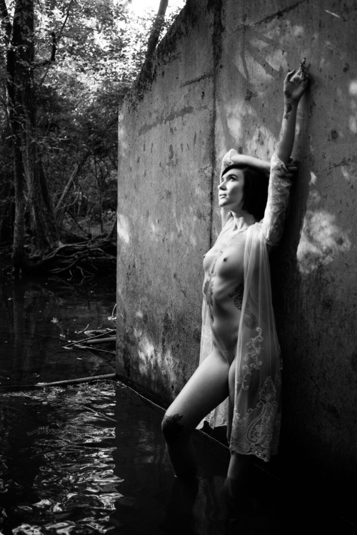 gypsyrose27:  Photo: jackzilla-photo Model: me (Jenn D) Louisville, KY