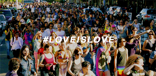 s8gif:  LOVE IS LOVE 