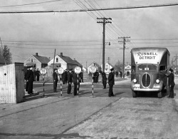 historicaltimes:  Guarded by more than 1,500 state troops, city and state police, moving vans carried the household goods of black families into Sojourners Truth, a federal housing project located in a white section of Detroit . via reddit 