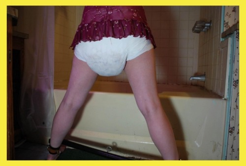 versohlter-pampespopo:erikbine:diapergilrs:messy diaper girls!!(viaTumbleOn)Nice poop Diaper