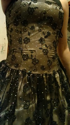 Old prom dress, stuffed tum (Dress is size 4 and doesn&rsquo;t fit when stuffed)