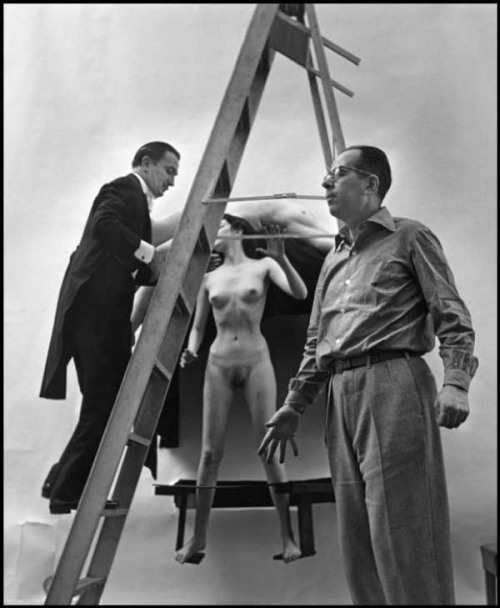 adreciclarte:  THE MAKING OF “IN VOLUPTAS MORS” – SALVADOR DALI BY PHILIPPE HALSMAN     In the making of the vagina wall. This sexy object is brought to you by men who don’t even have a clue. Because this is fine architectural design leaves