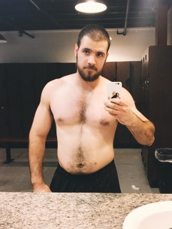 rugbyplayerandfan:  andthencamethen:  My form wasn’t perfect but I guess I did technically bench four plates / 225lbs today  Rugby players, hairy chests, locker rooms and jockstraps Rugby Player and Fan